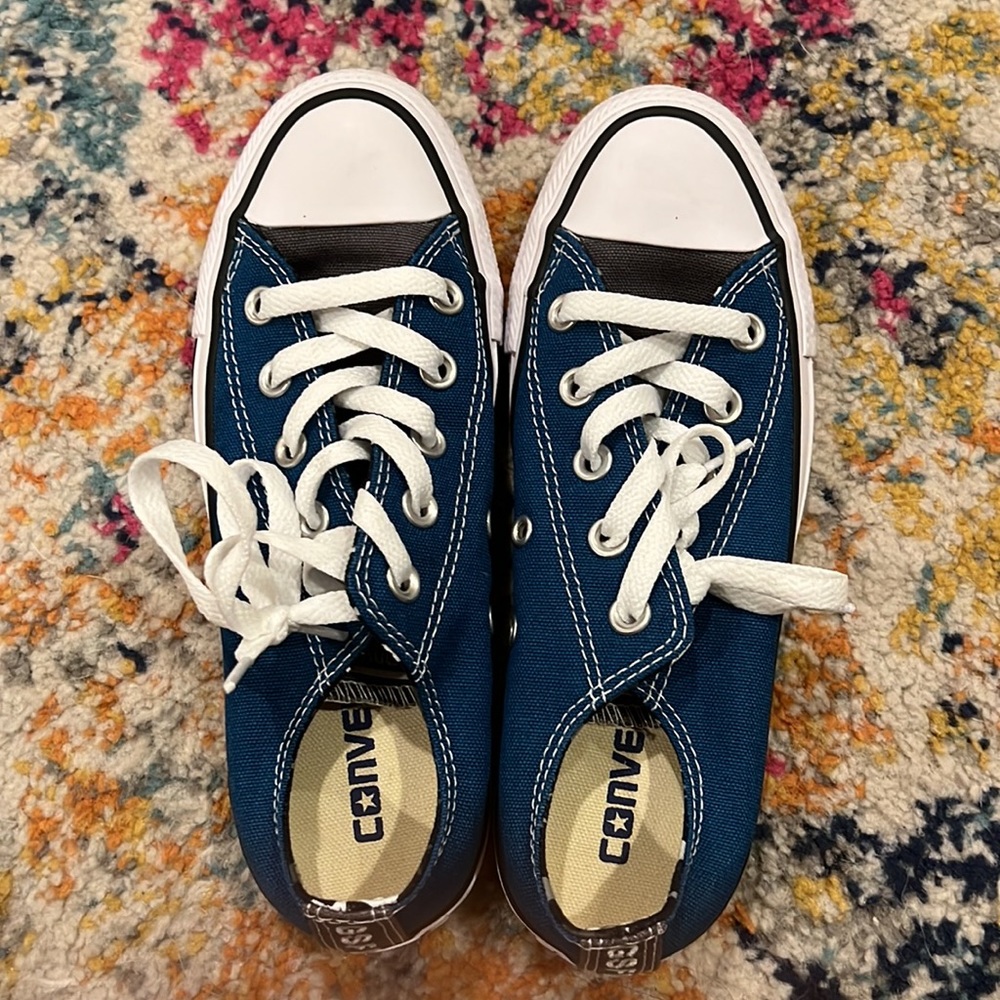 Brand new converse with box
